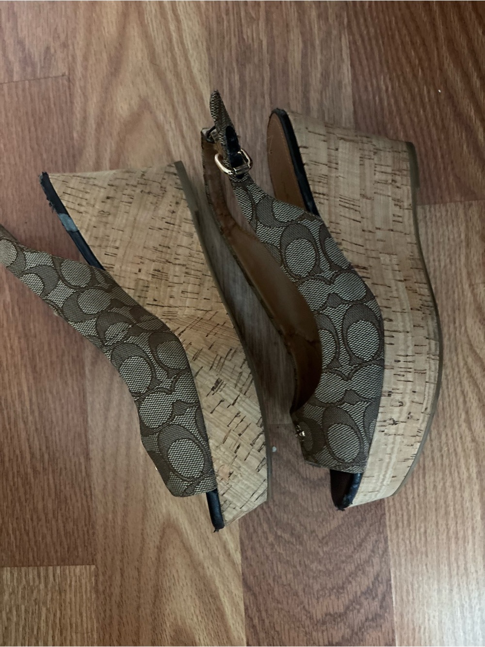Coach Brown Signature wedges - Picture 3 of 3